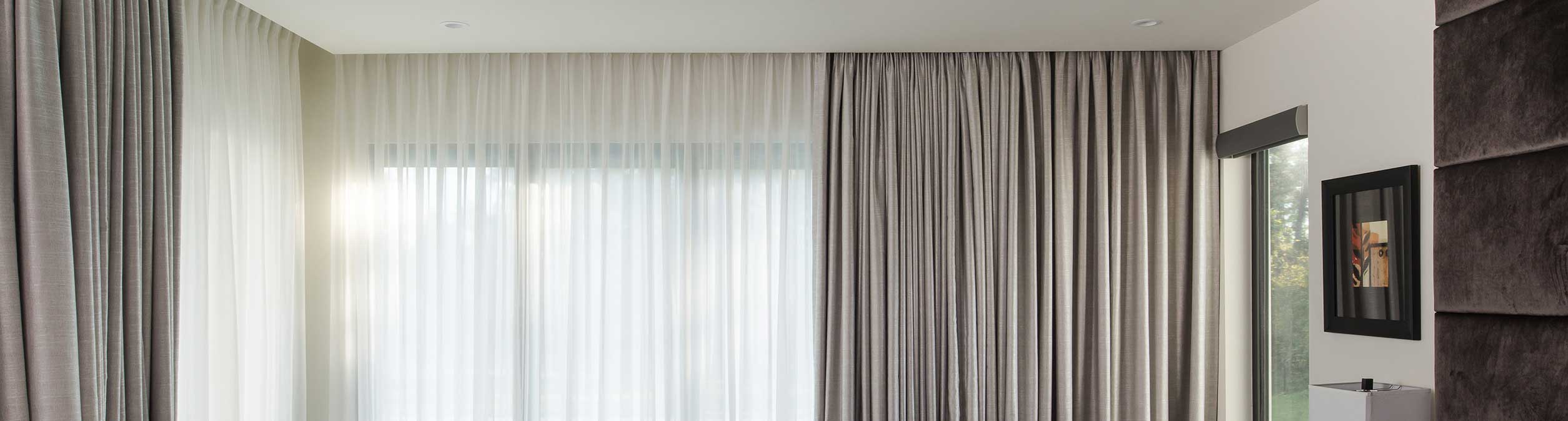 01 sivoia qs traditional drapery